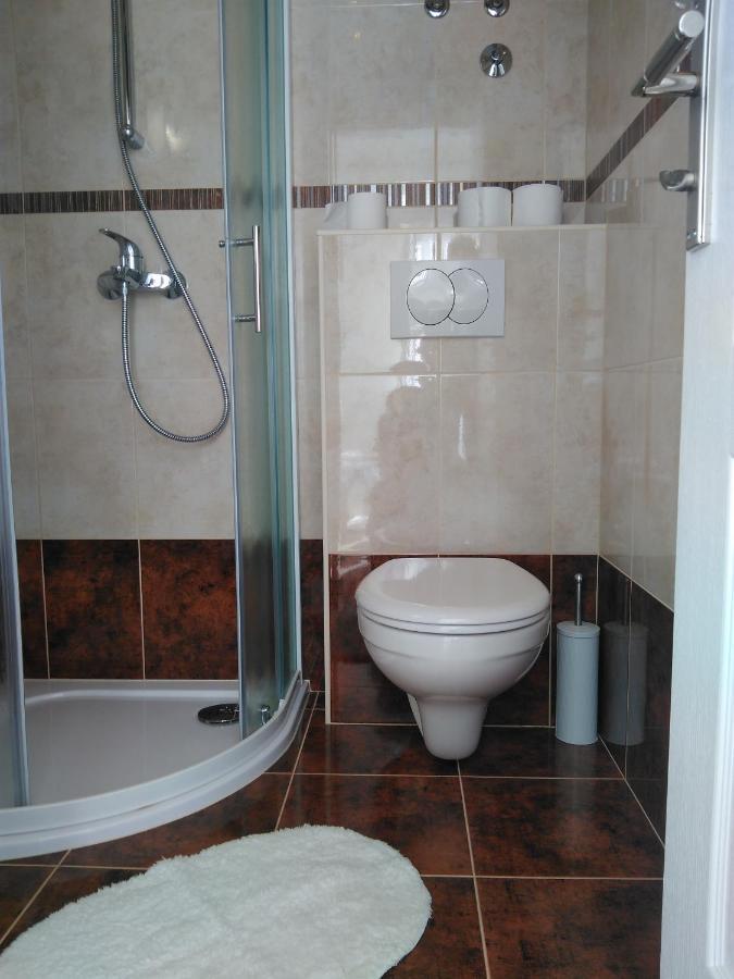 Lemon House Hotel Вис Екстериор снимка